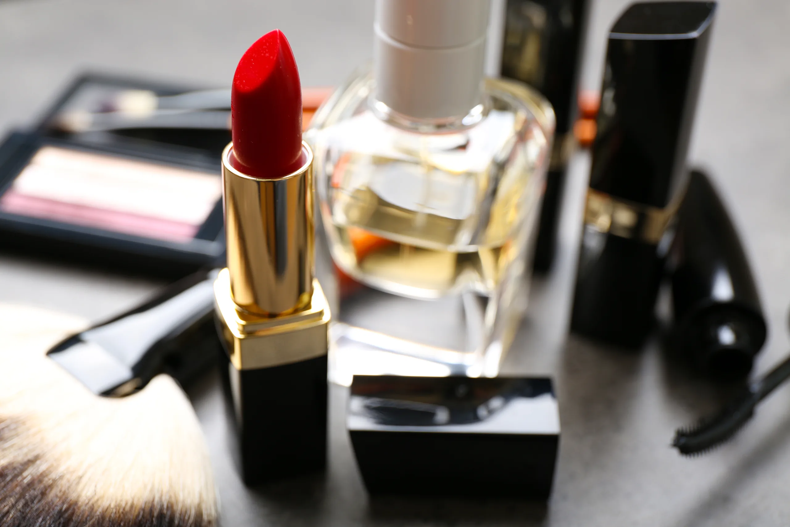 Perfumes e maquiagem