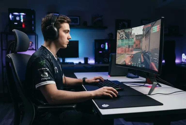 Featured image for: Esports Gear and Settings Guide: How to Play Like a Pro