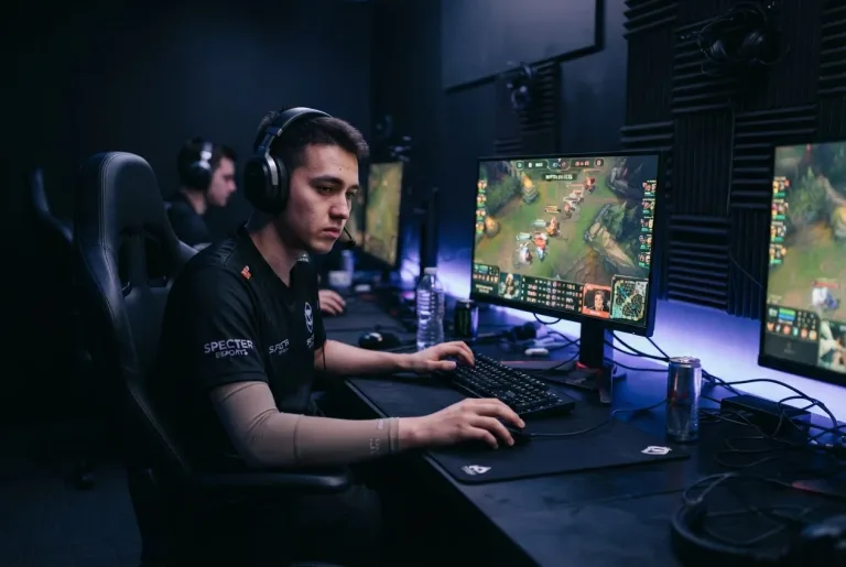 Featured image for: The Hidden Costs of Esports Careers: What Professional Gamers Face